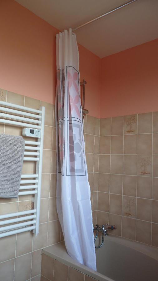 Maison De Vacances Pour 6 Personnes Avec Piscine Lainsecq Luaran gambar