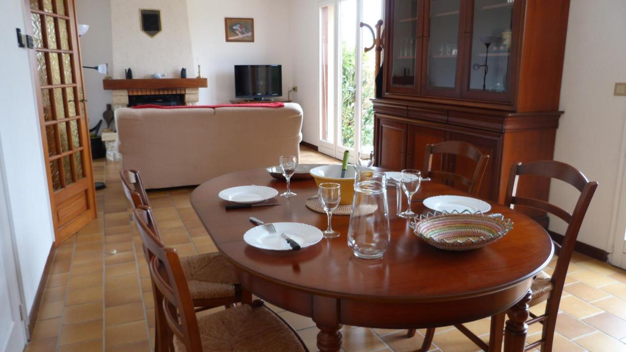 Maison De Vacances Pour 6 Personnes Avec Piscine Lainsecq Luaran gambar